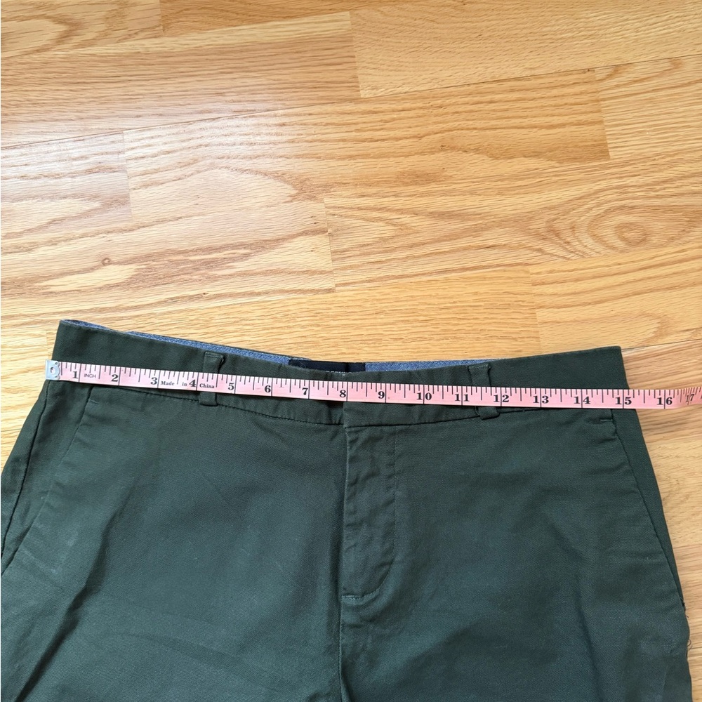 Banana Republic Women’s Green Tailored Shorts Size 2 Stretch Chino - Picture 2 of 8